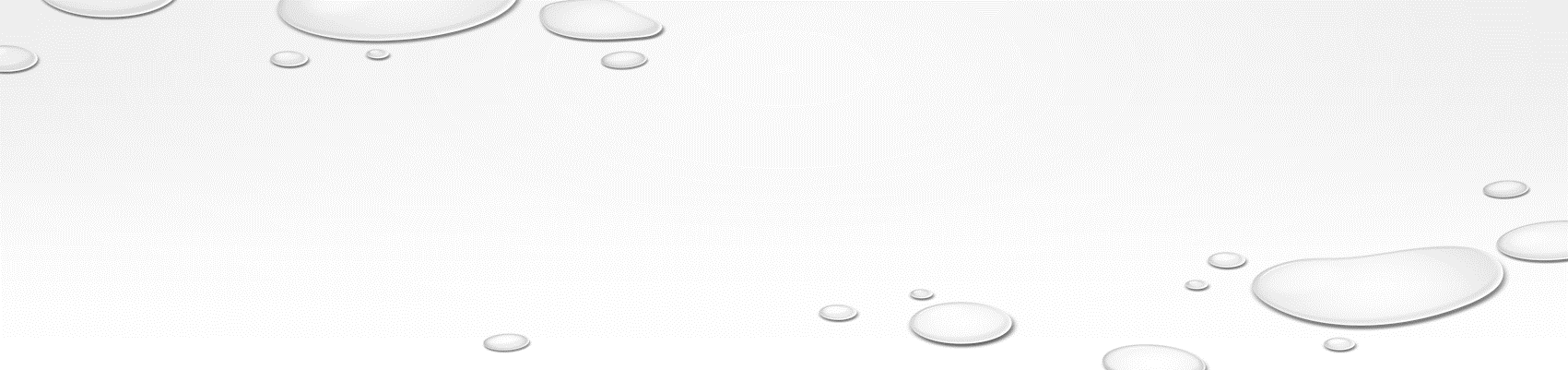 טיפות מים על רקע לבן.